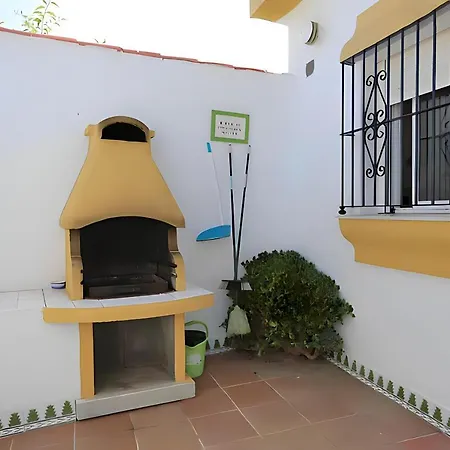 Con Piscina Privada Y Barbacoa Solo Familias Vakantiehuis Conil De La Frontera