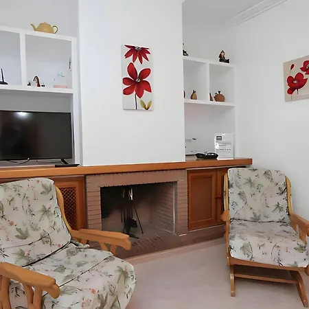 Con Piscina Privada Y Barbacoa Solo Familias